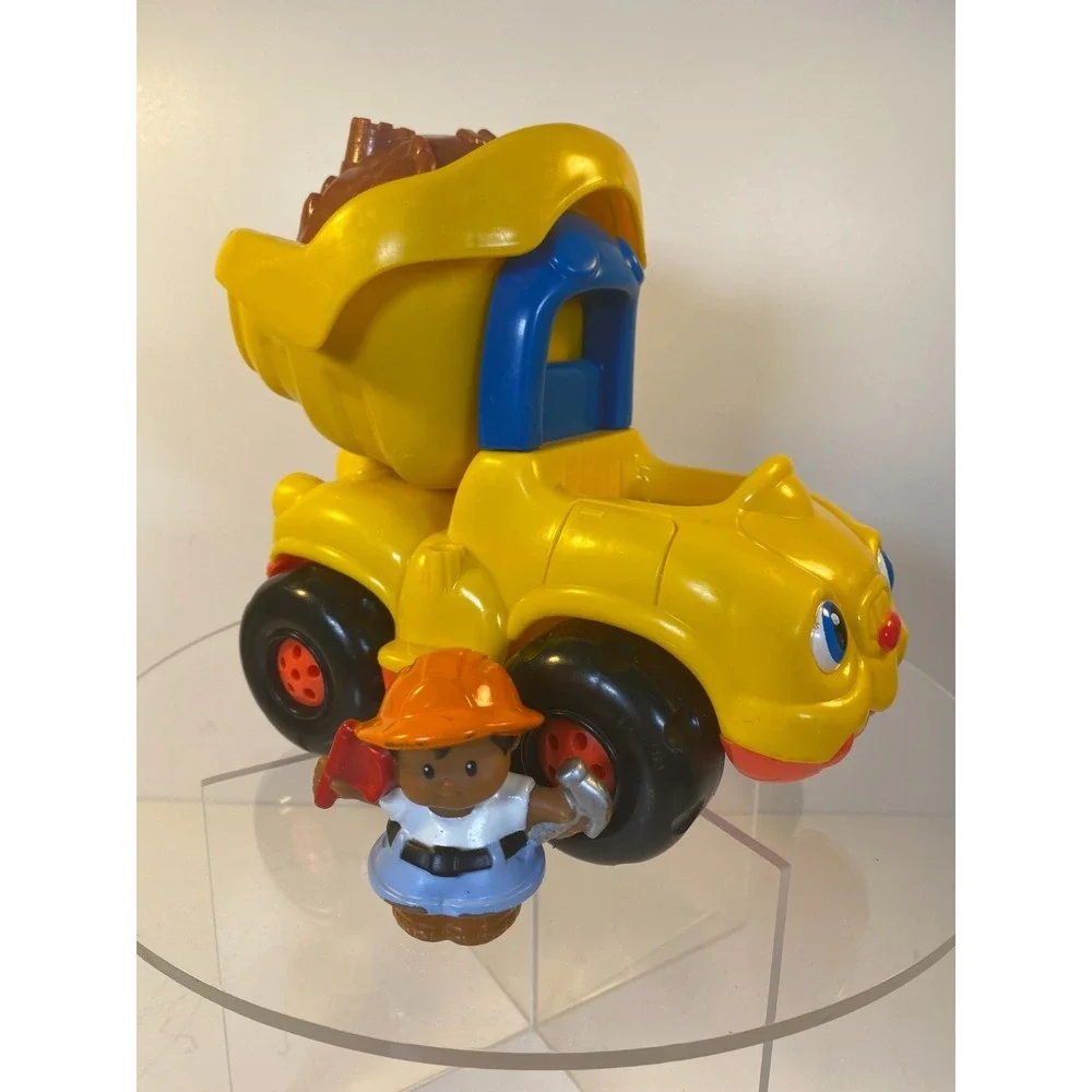 FISHER PRICE LITTLE PEOPLE LIL MOVERS DUMP TRUCK & MAN